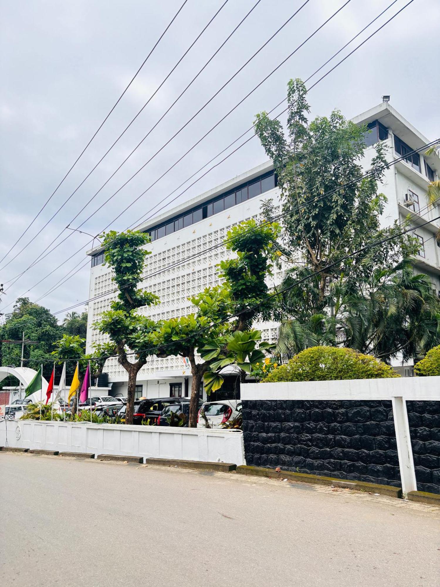 Maharani Hotel Kozhikode Exterior foto